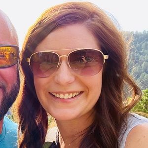 Meet your Posher, Alicia